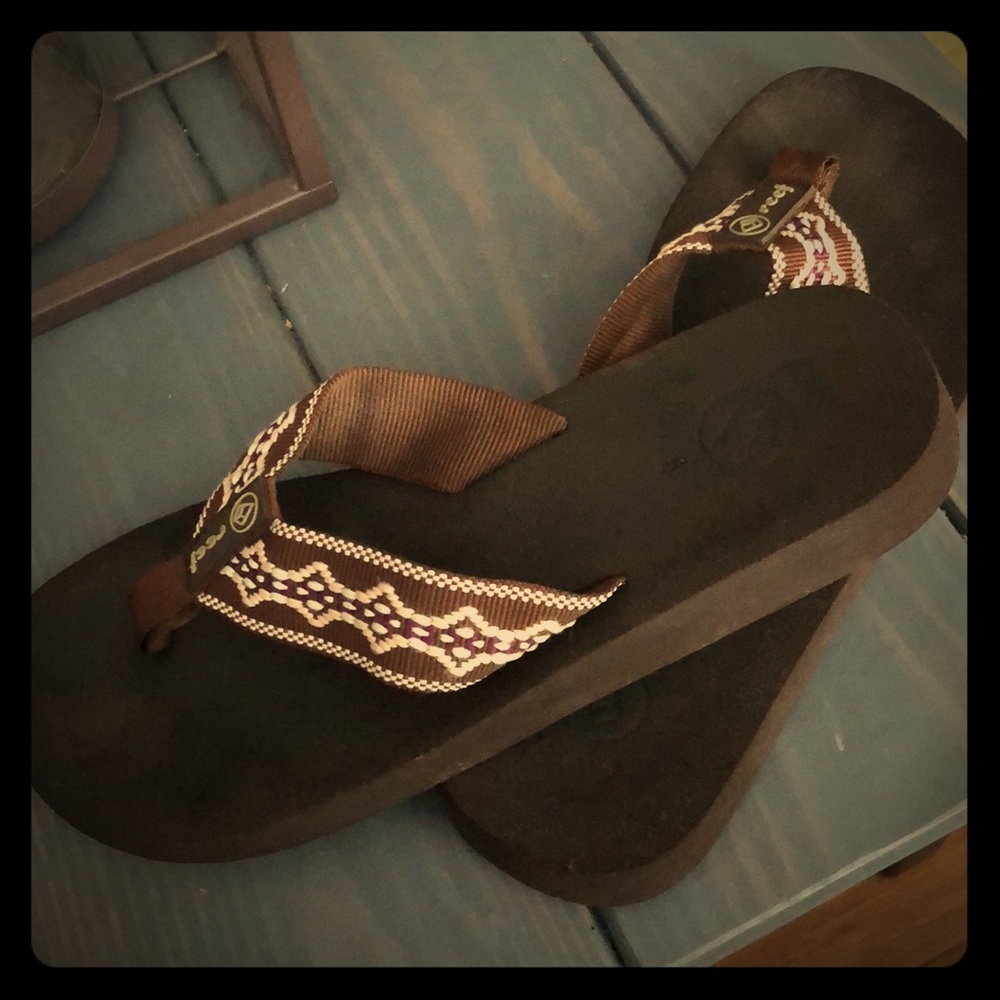 WOMANS BROWN REEF FLIP FLOPS 9